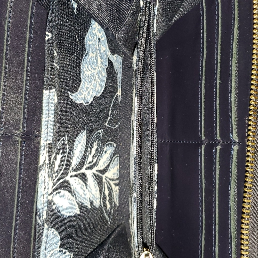 Estee lauder wallet - Picture 4 of 4